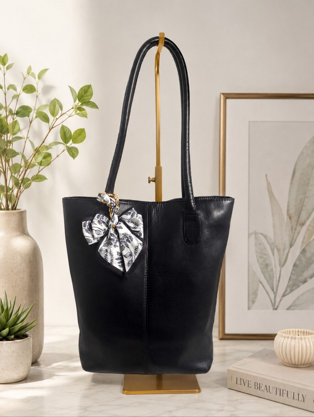 HOBO International Vintage Black Leather Tote Bag Made in Colombia EUC